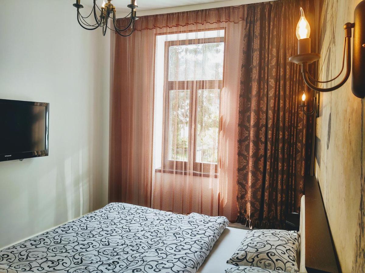 Cezari Aparthotel Брашов Экстерьер фото