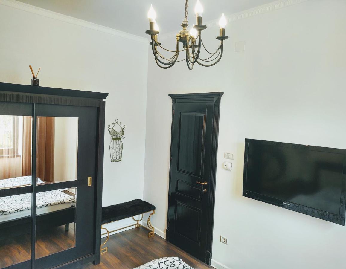Cezari Aparthotel Брашов Экстерьер фото