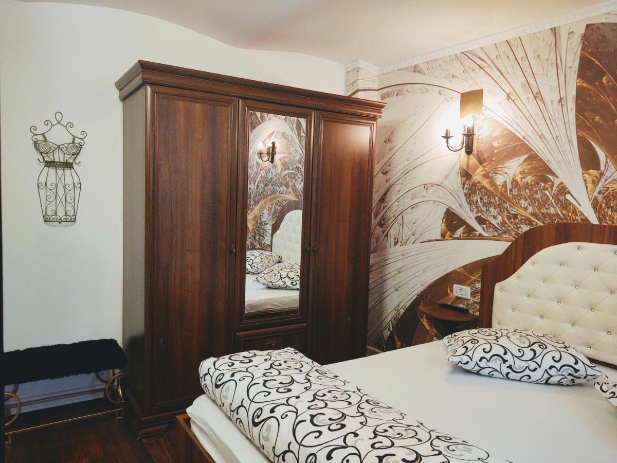 Cezari Aparthotel Брашов Экстерьер фото