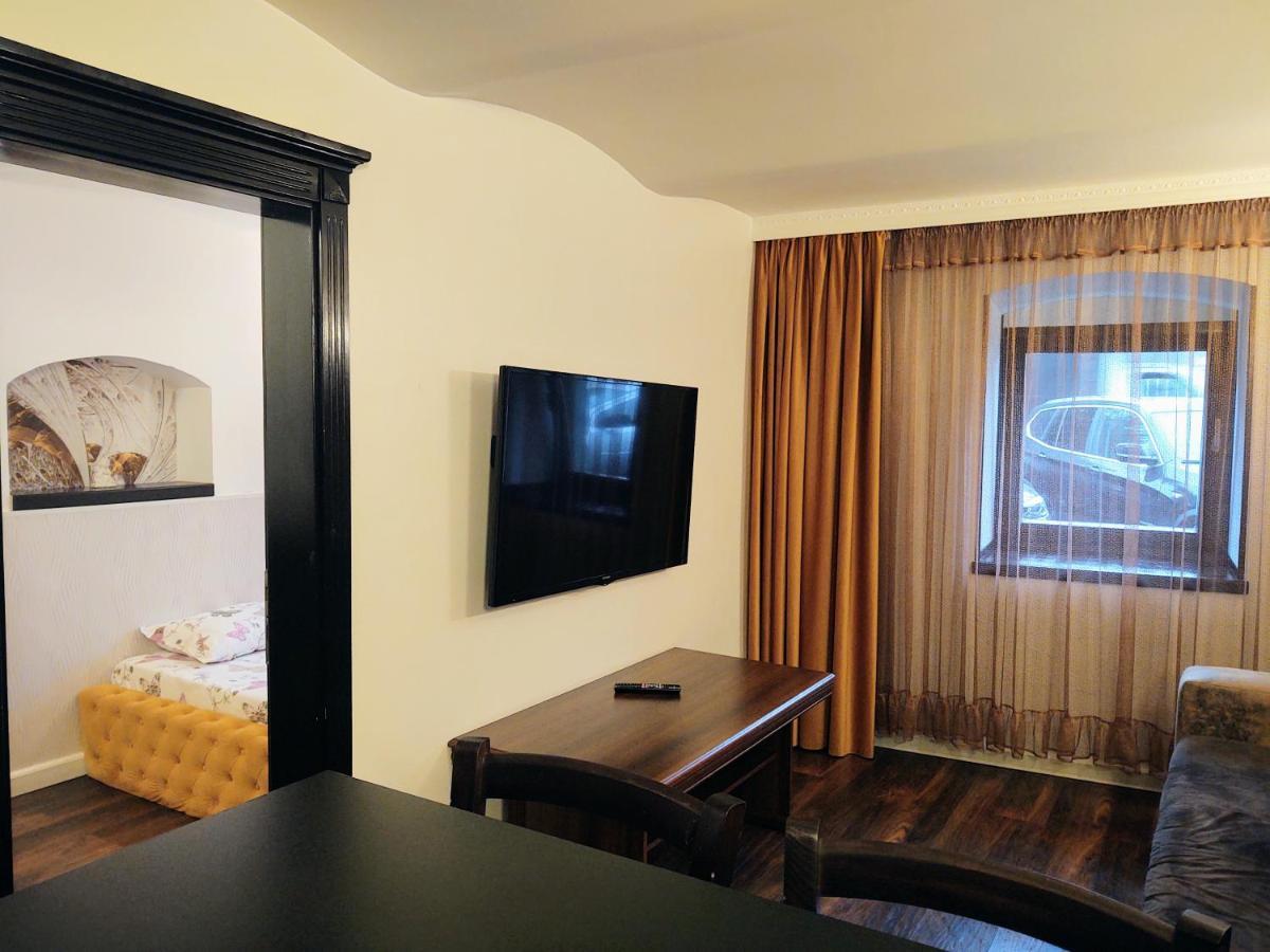 Cezari Aparthotel Брашов Экстерьер фото