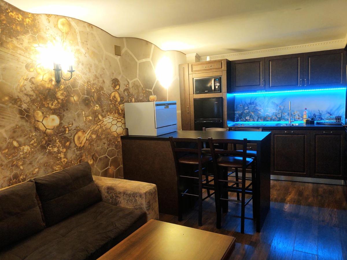 Cezari Aparthotel Брашов Экстерьер фото