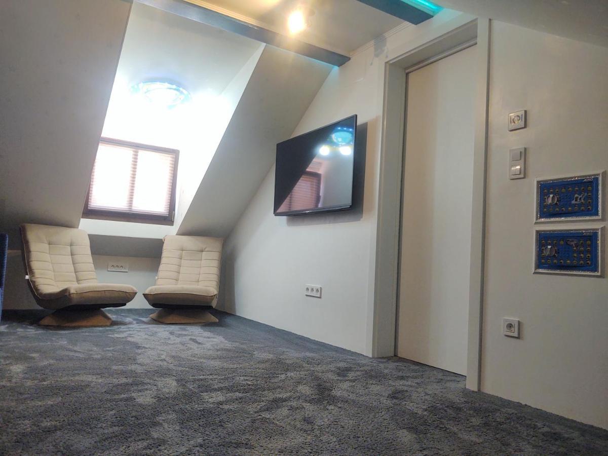Cezari Aparthotel Брашов Экстерьер фото